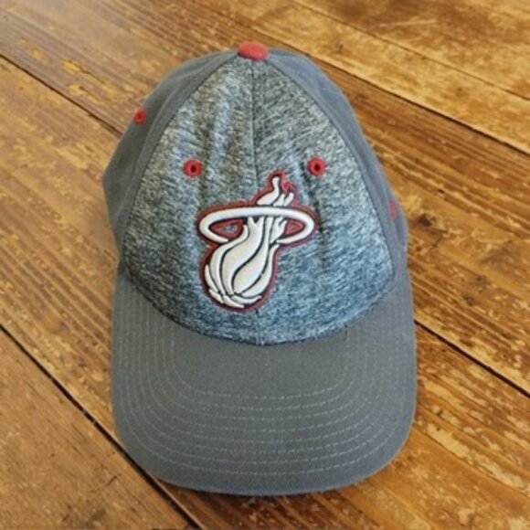 Miami Heat Hardwood Classics New Era 9Forty Cap Hat Heathered Gray Red Snapback - Picture 1 of 7